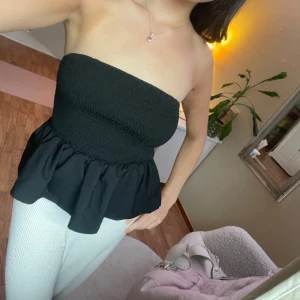 Svart tubtopp  - Säljer denna gör-snygga toppen då den inte används❤️