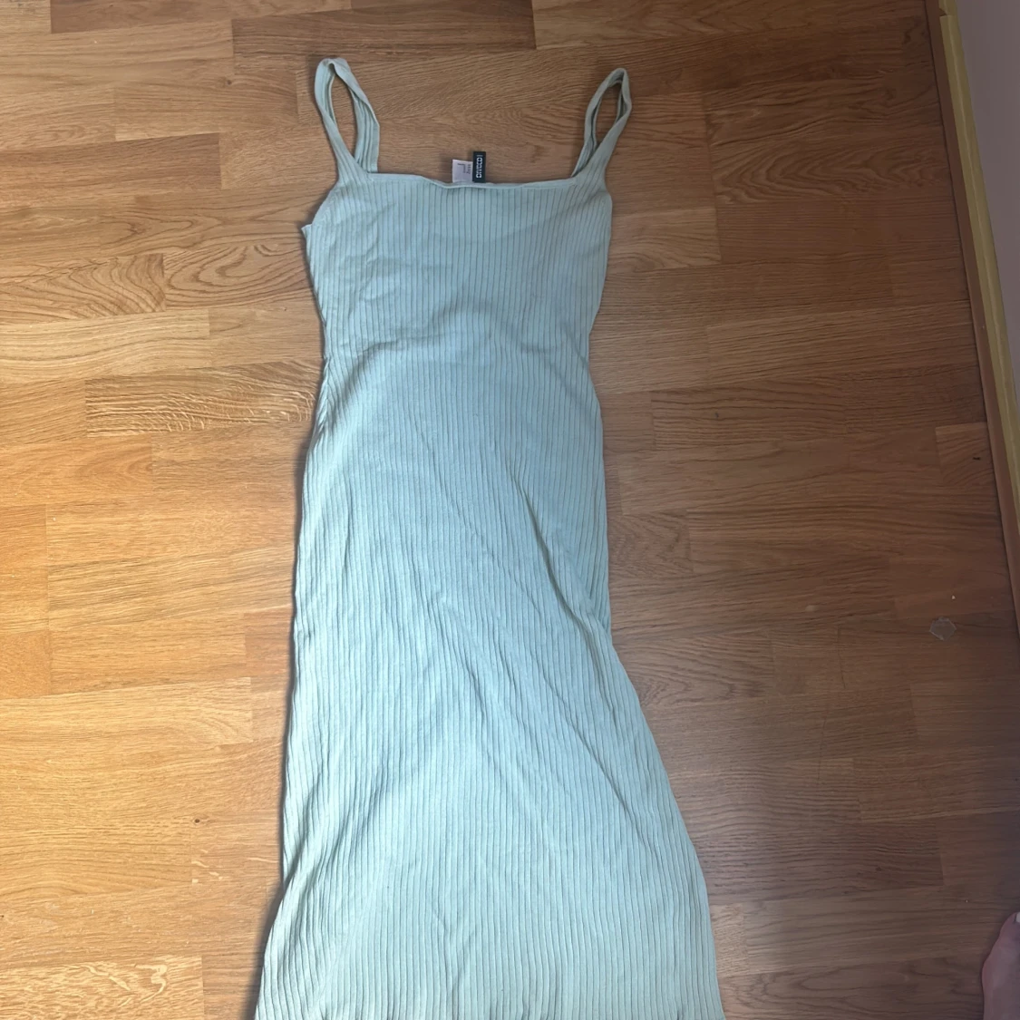 Pistagegrön bodycon klänning - 90