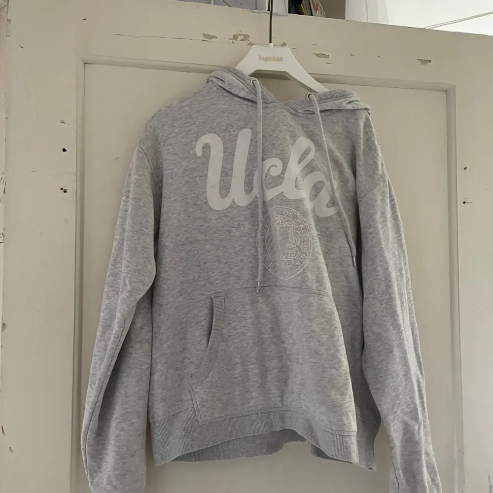 Ok skick vad jag ser priset är absolut diskuterbart och har du funderingar så tvecka inte på att höra av dig🥰. Hoodies.