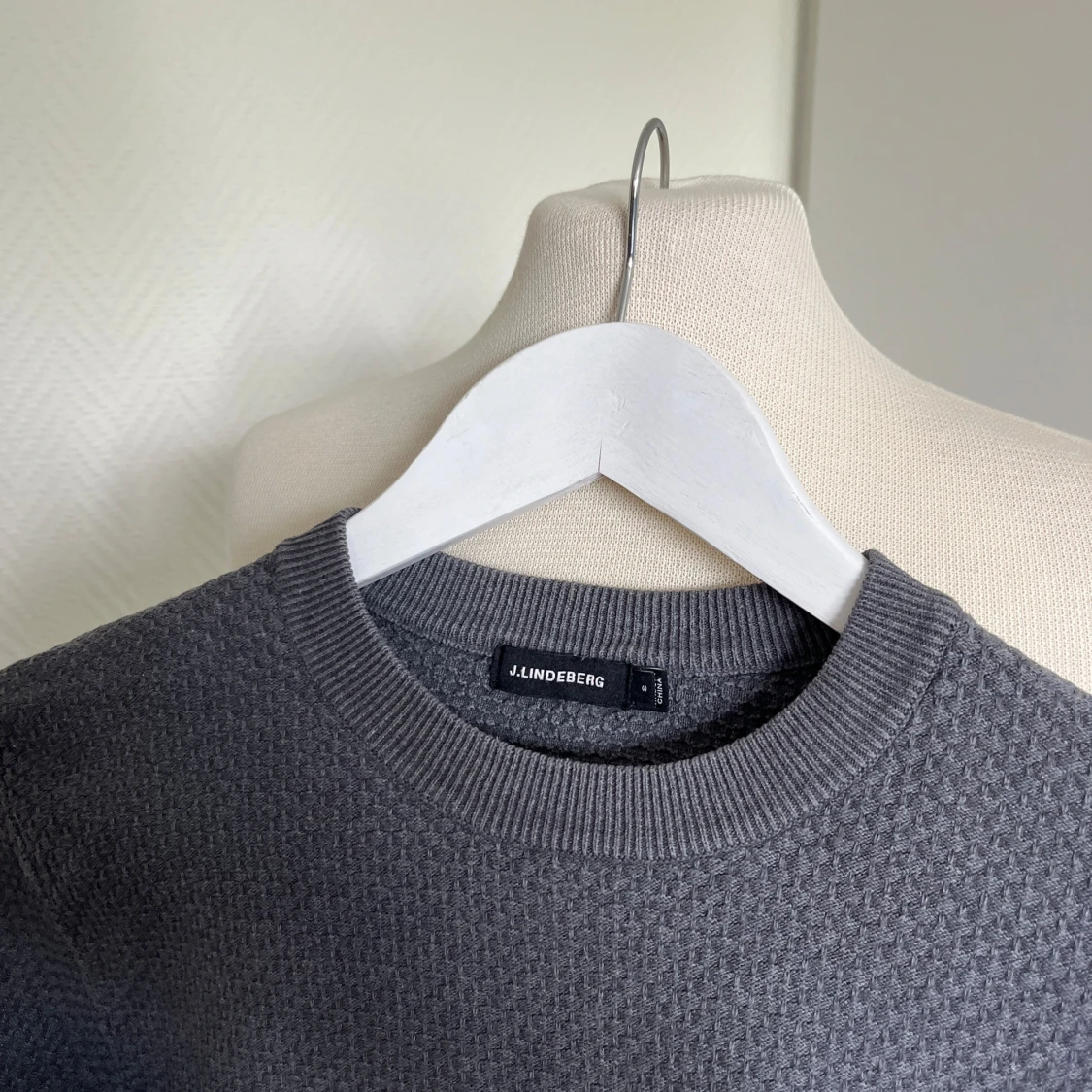 Grå J Lindeberg tröja  - 90