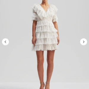 By Malina klänning - By Malina klänning. Strolek XS. Superbra skick! Säljer för halva priset!! 