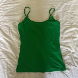 Zara linne grön  - Använt lmyckry lite💕 Är köpt på zara gör ungefär 2 år sedan