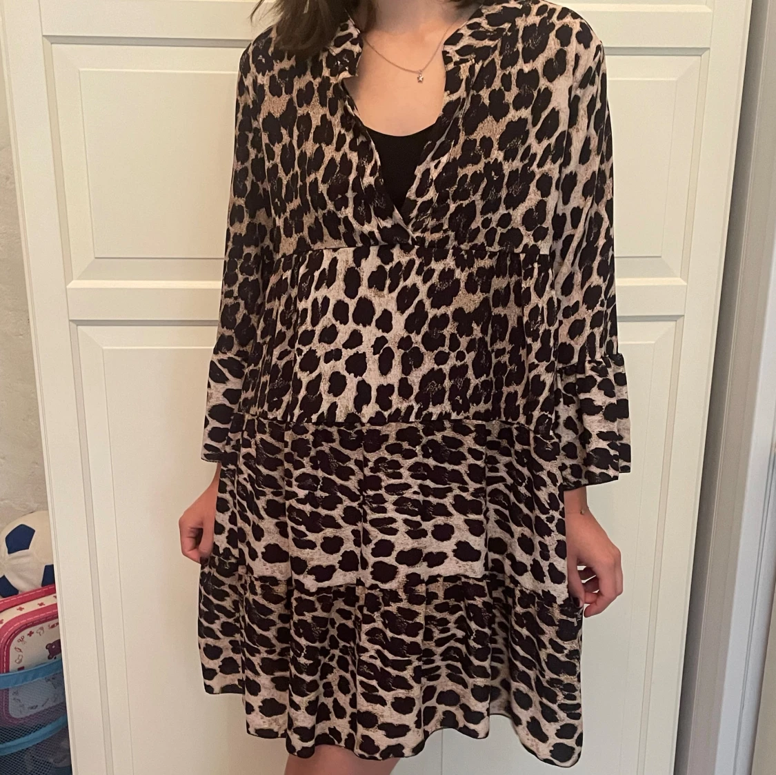 Leopard mönstrad mini klänning