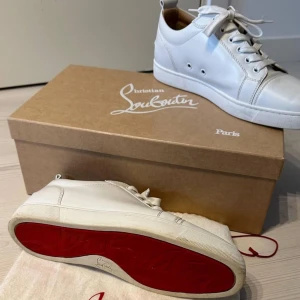 Loubs  - Storlek 42.5 Skick 8.5 Allt og ingår