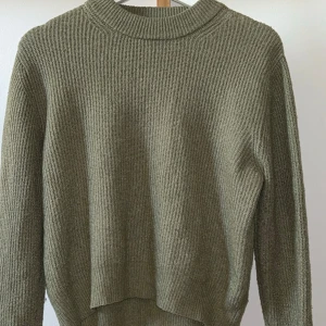 Grön zara stickat tröja - Storlek 13-14 men passar jättebra om man är storlek xs