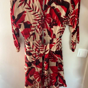 Sommarklänning  - Storlek 38, M