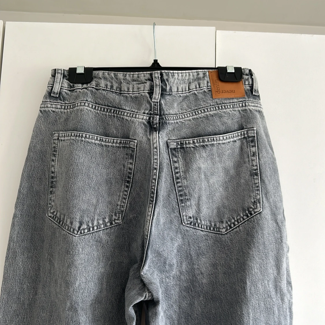 Ljusgråa Jeans Från Bikbok  - 92