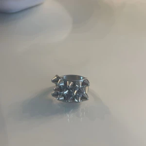 Edblad ring! - Säljer nu min edblad ring i storlek 18,50! Ringen är i fint skick utan repor 💘Pris kan diskuteras 💘💘