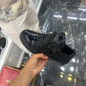 Philie plein skor limited edition - Storlek 42 funkar som 43 också. Jätte bra skick och helt oanvända då jag vill bli av med dem