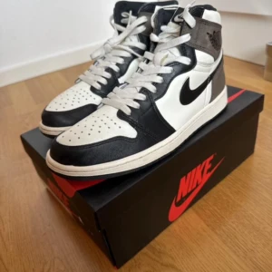 Jordan 1 mocha  - Nästintill nya Jordan 1 mocha. Storlek 43. Kvitto finns