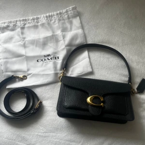 Coach Tabby väska - Relativt ny, inga tecken på använding. Bara att höra av sig vid frågor🩷  Kan tänka mig sänka priset vid snabbaffär🥰