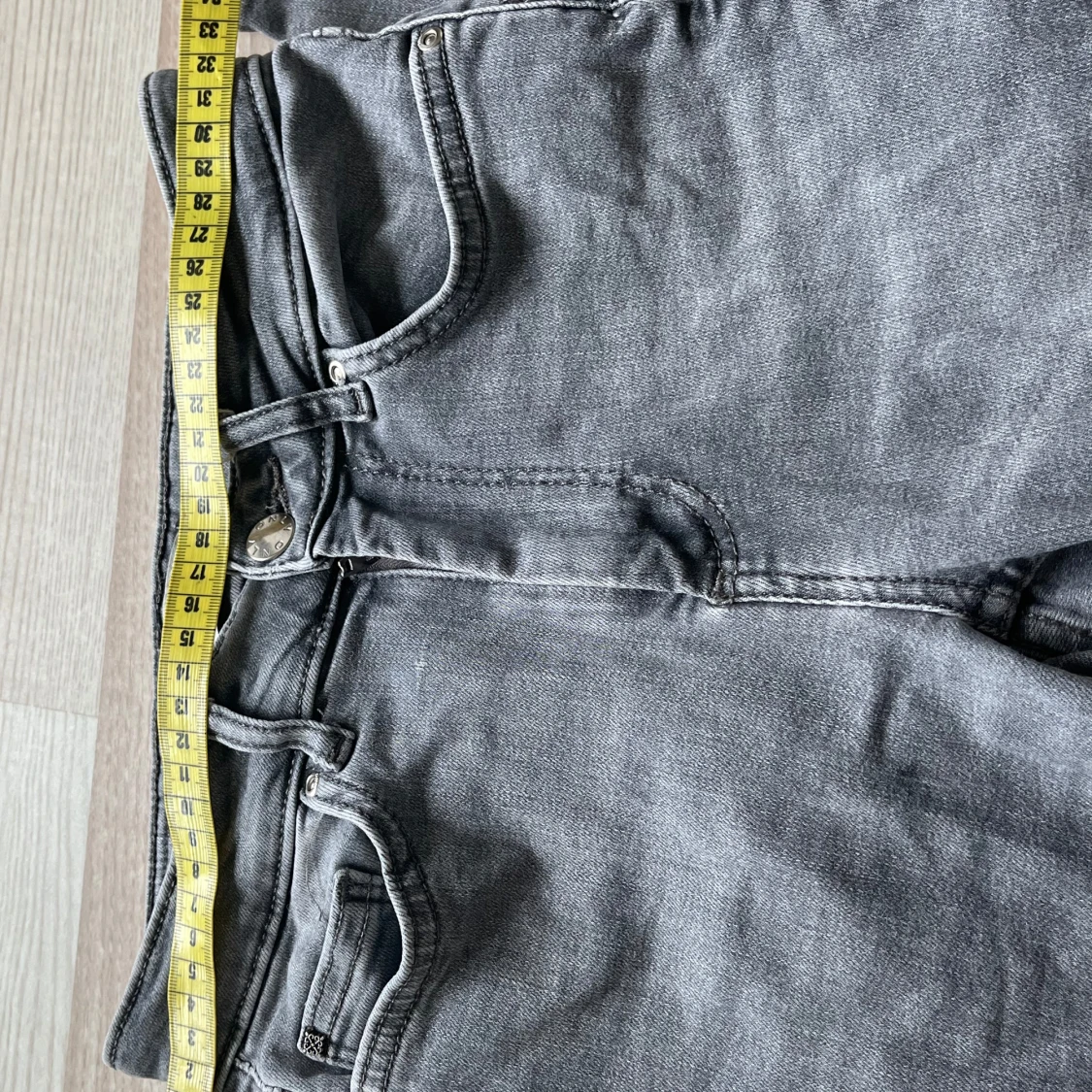 Gråa only jeans - 92