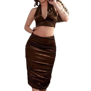 Brunt velvet set - Närmast oanvänd set i god skick. Passar lika bra som en stl S som XS.