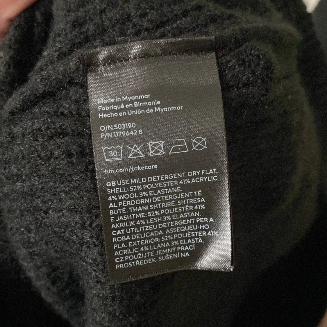 Svart stickad klänning från H&M - 92
