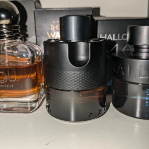 Azzaro the most wanted parfum - 45 ml kvar utav 50, en väldigt fin parfym och inget fel på den utan jag säljer den då jag har en annan parfym som är väldigt lik.