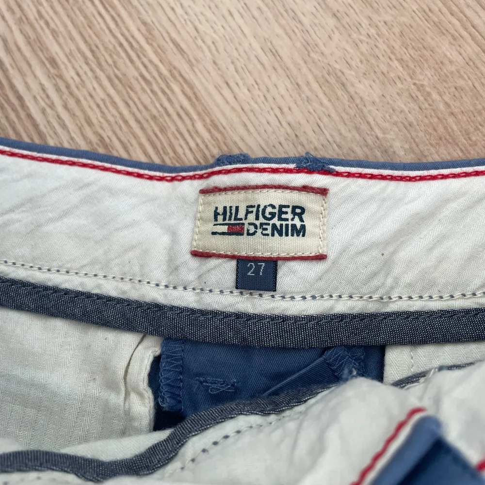 Helt oandvända Tommy hilfiger short med kapper kvar! Pris går att diskutera💕. Shorts.