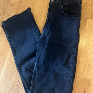 Jeans - Jeans i storlek 36