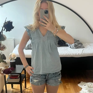 Blus - Snygg blus i fint skick🥰