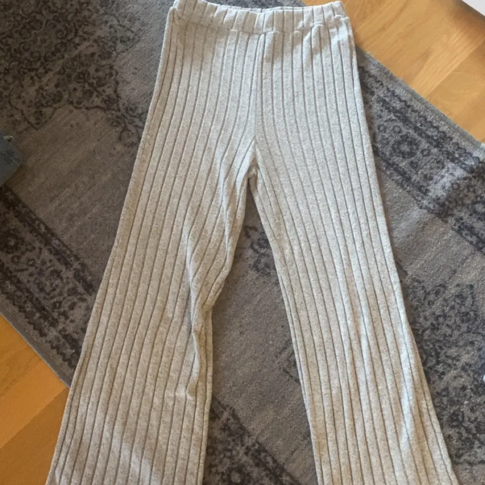 Aldrig använda, passar S och M.. Jeans & Byxor.