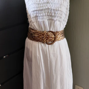 Klänning  - Passar allt från M till Xxl Bälte ingår inte 