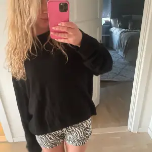 Säljer dessa super snygga zebra shortsen . Perfekt nu till sommaren  