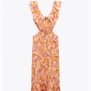 Zara klänning - Super fin mack klänning från zara köpt förra året! Använt endast några gånger och är som i nyskick🩷🩷ny pris 700 