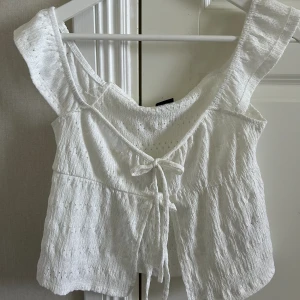 Lilia sommartopp - Jättegullig somrig topp från Gina. Knappt använd (andra bilden lånad) 💓🌸