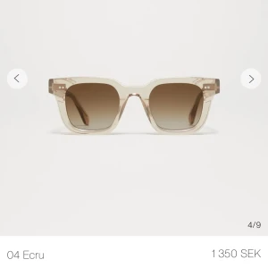 Chimi 04 Ecru - Säljer ett par chimis 04 i färgen ecru. Inga defekter och sparsamt använda. Priset kan diskuteras något💗