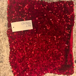 Tubtopp  - Helt oanvänd festtopp!!! Storlek S från Nelly 💋