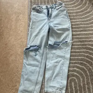 Jeans i använt skick säljes