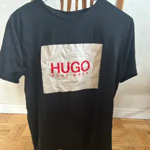 Hugo boss t-shirt, storlek L, bra skick 