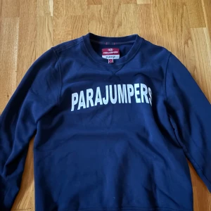 Parajumper tröja.  Använd fåtal gånger  - Storlek S         helt ny Pris kan diskuteras   Köpte den för 1500kr 