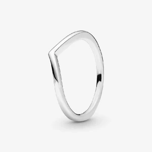 Wishbone ring silver pandora  - En Pandora ring i mycket gott skick. Inte använd 🩷. Säljer på grund av att den inte längre passar. Kontakta vid några frågor 💕349 nypris 