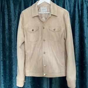 Studio total overshirt - Overshirt | beige | skick 10/10 | Strl M | Fler bilder i pm🔥| 