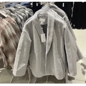 Grå kappa Vila - Grå kappa från vila som inte kommer till användning längre i storlek 38, inga defekter, pris kan diskuteras 