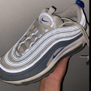97 Nike skor - Feta skor använda 3 gånger 