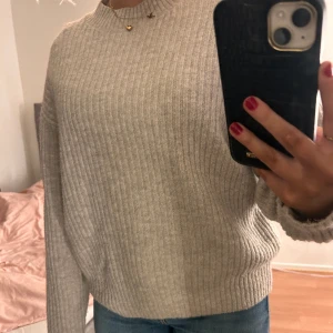Stickad tröja - Gosig och fin stickad tröja från HM🩷
