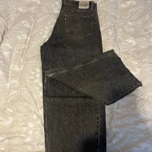 Levis silvertab baggys 34x30 - Super snygga Levis silvertab byxor i stolek 34x30 avklippta men inte så myvket 