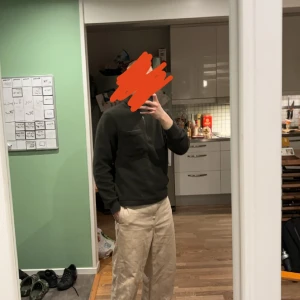 Weekday baggy trousers - Baggy byxor från weekday. Använda men i gott skick. Weekday-storlek 50 men sitter som w32