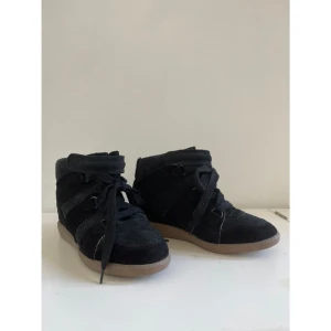 Isabel Marant  - Isabel Marant Etoile skor som är nya och  helt oanvända. Säljer pågrund av att de är för små. 