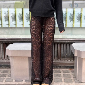 Spetsbyxor - Säljer dessa skitsnygga spetsbyxor, som är slut på hemsidan. De är använda max 5 gånger men kommer inte längre till användning. De har inga defekter och shorts ingår inte. Kom privat för fler bilder  Köparen står för frakt!  