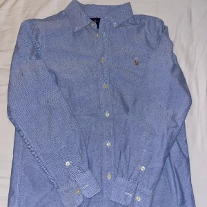 Polo Ralph Lauren Skjorta  - Säljer en snygg Polo Ralph Lauren skjorta! | Skick 10/10! | Storlek Xs-S | Pris 249kr | Nypris 1700kr | Hör av dig vid minsta fundering 🙌🙌😊