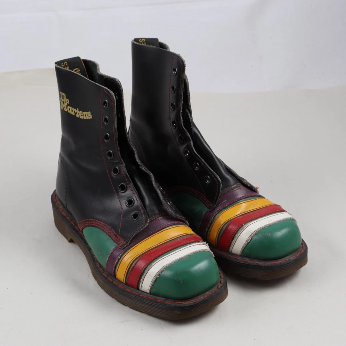 Söker Dr Martens strl 36 - 91