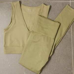 Träningssett björnborg tights + sportbh - Från björnborg stl s/m. 