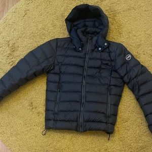 Colmar jacka - Schysst och stilren colmar jacka. Kom dm för frågor