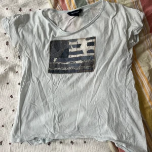 Ralph lauren t-shirt - Sååå himla fin men lite för liten för mig. Jättefint skick. Passar XS/S. Frakt ingår ej🌻