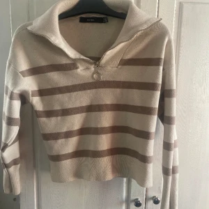 Tröja  - Storlek Xs, använd två gånger ungefär. 