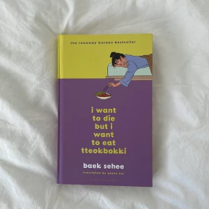 Bok av Baek Sehee - I want to die but I want to eat tteokbokki av Baek Sehee på engelska. Den är oläst och i nyskick. Skriv om du har några frågor eller vill ha mer bilder <3