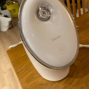 Ansiktsbastu - Ansiktssteamer från märket Beurer, fick i julklapp men har aldrig kommit till användning, förpackningen är slängd🩷 Skriv för fler bilder, nypris 899 kr