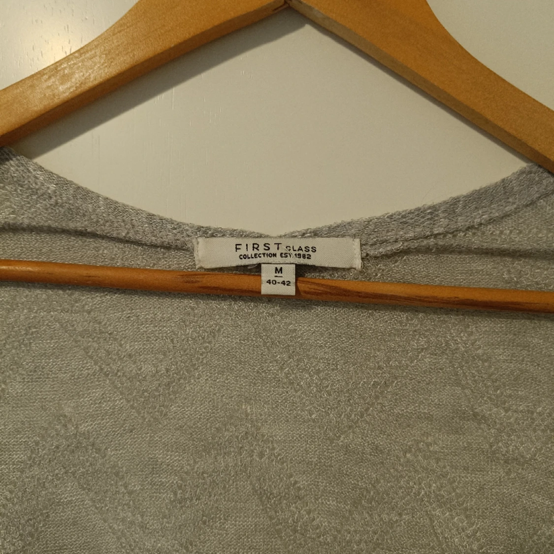 Stickad grå kofta - 91